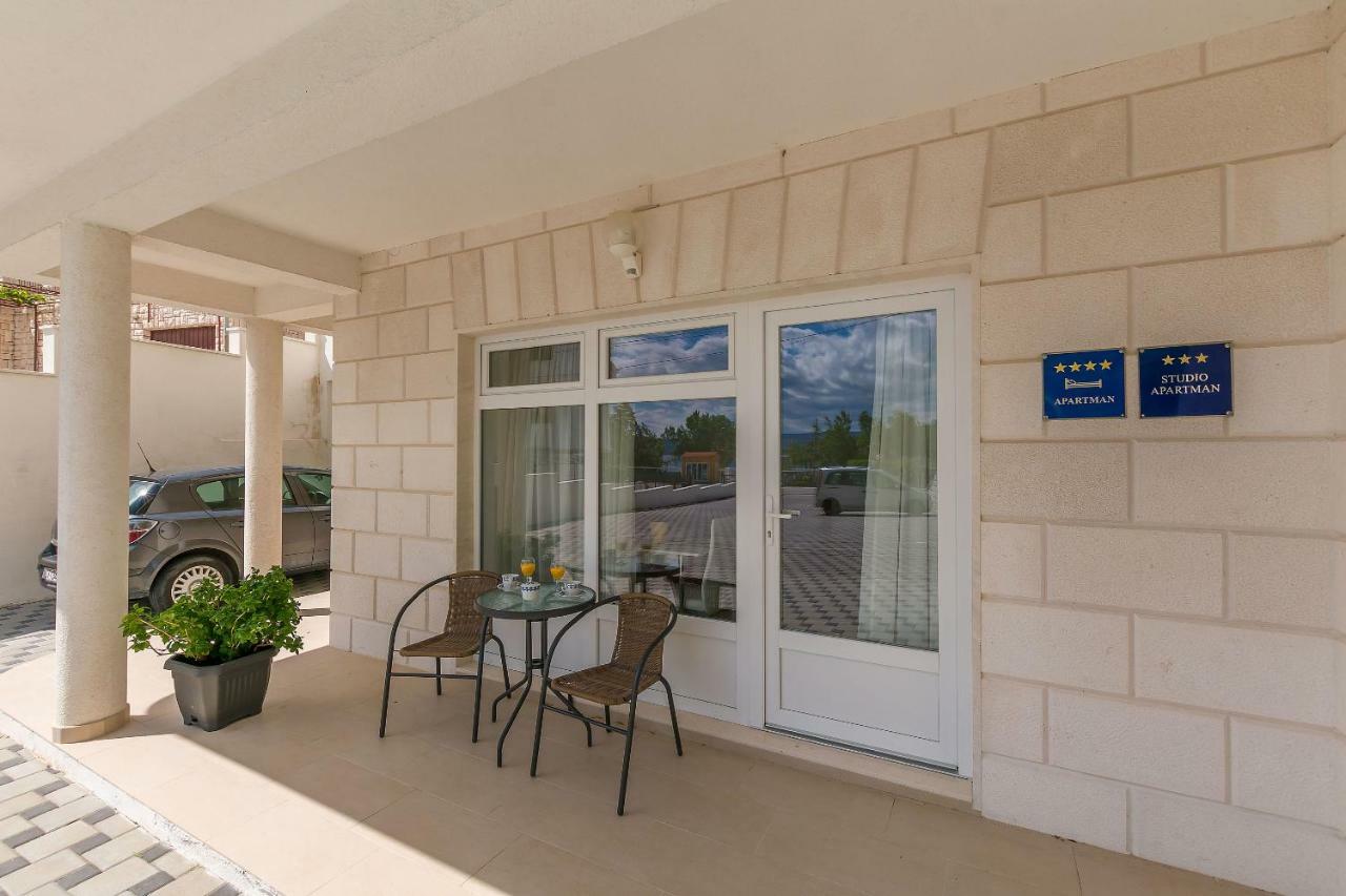 Apartments Villa Aquamarine Duce Ngoại thất bức ảnh